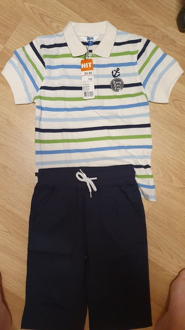 Hemden, T-Shirts & Polos: Kurze Hose & Polo 122 NEU – Neu und originalverpackt aus Giswil von movo08
