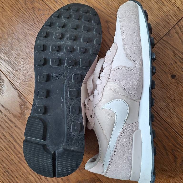 Nike Damenschuhe: Nike internationalist 41 – Gebraucht aus Grossaffoltern von einstein7182 4