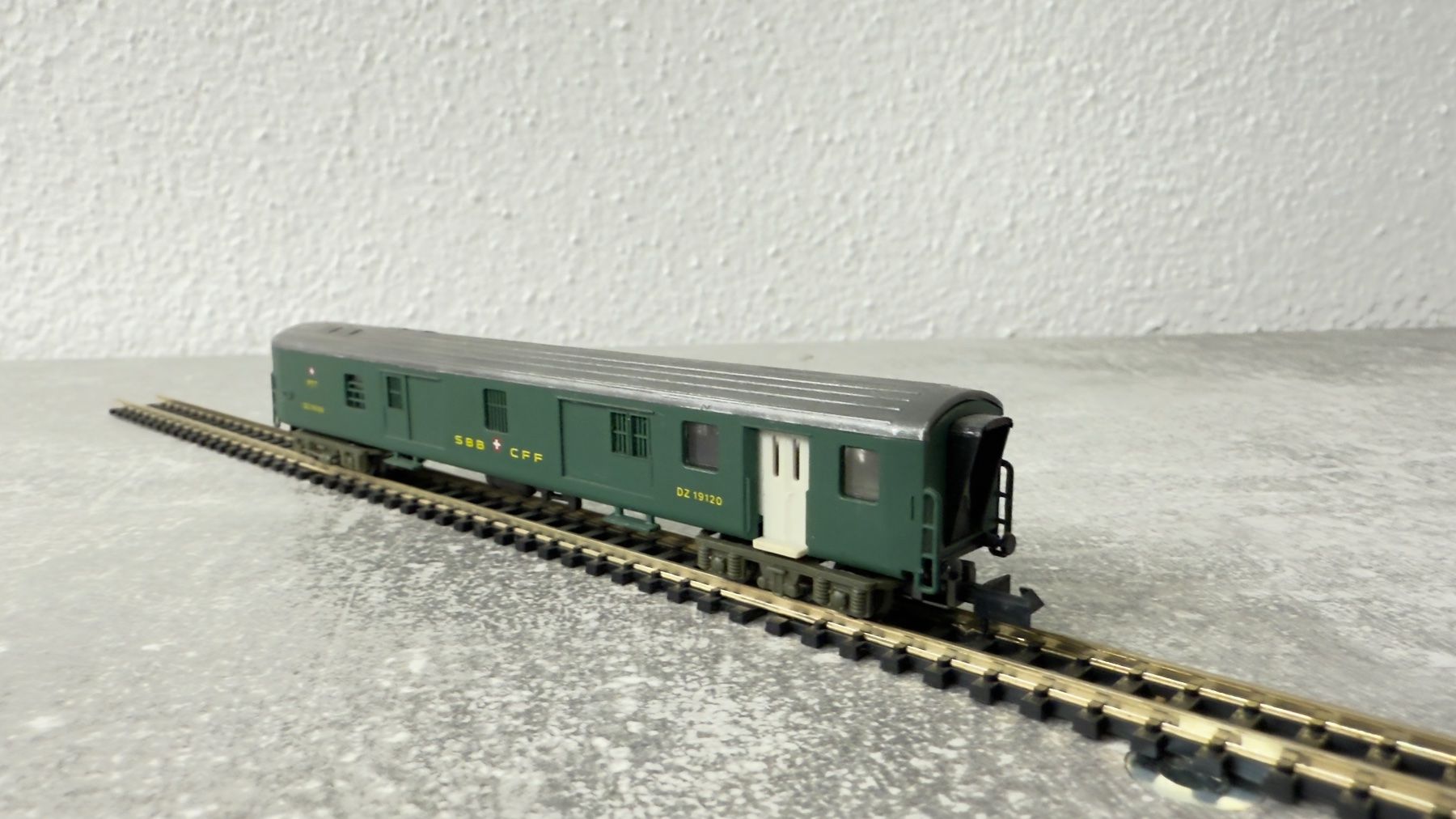 Arnold Modellini di ferrovie: Arnold Gepäckwagen Spur N – Usato da Windlach venduto da Kelebra 7