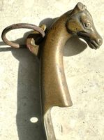 Antikes Messingpferd von einem Kummet