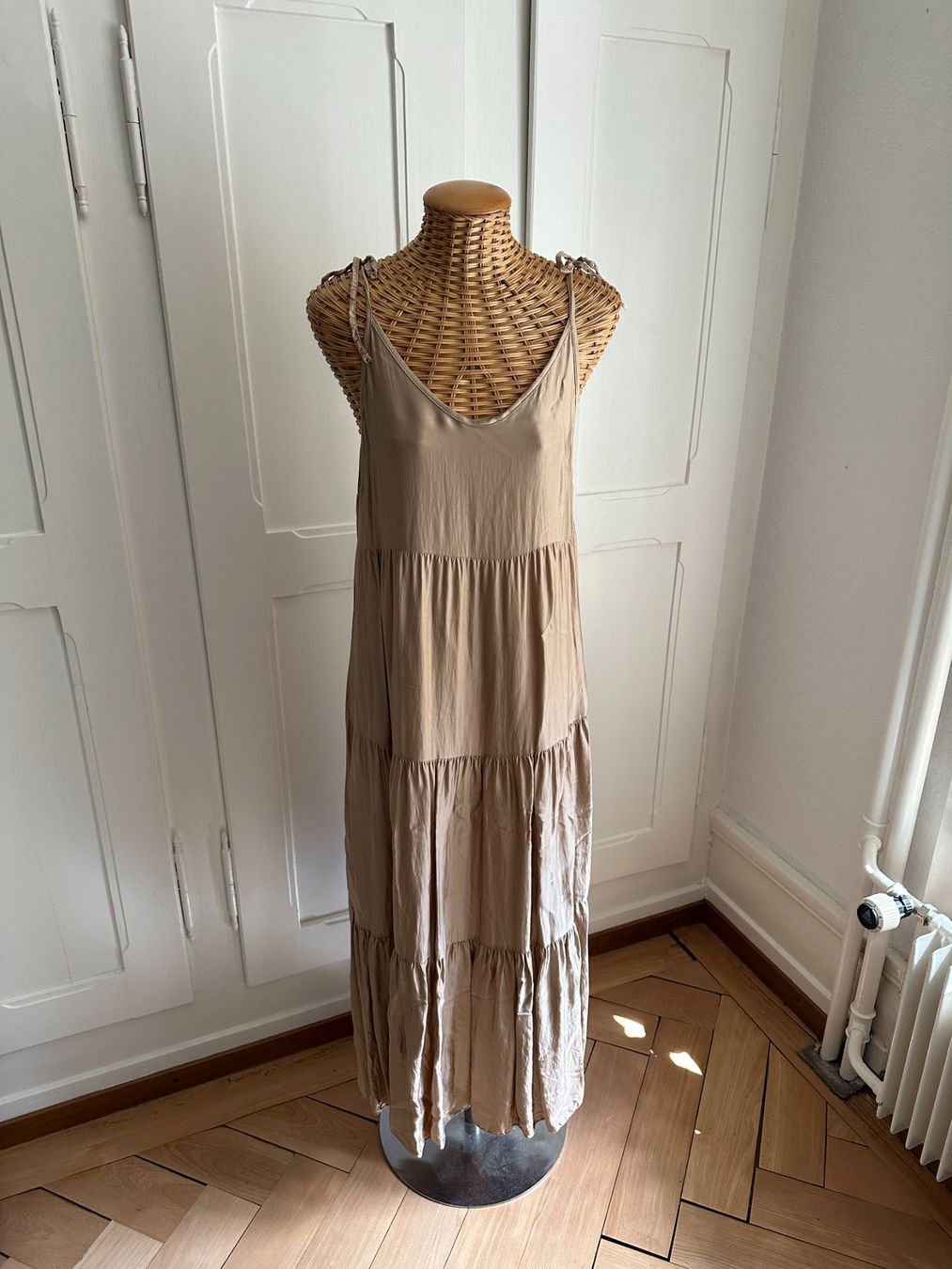 Vestiti: Maxikleid beige luftig – Usato da Zürich venduto da Diazaio