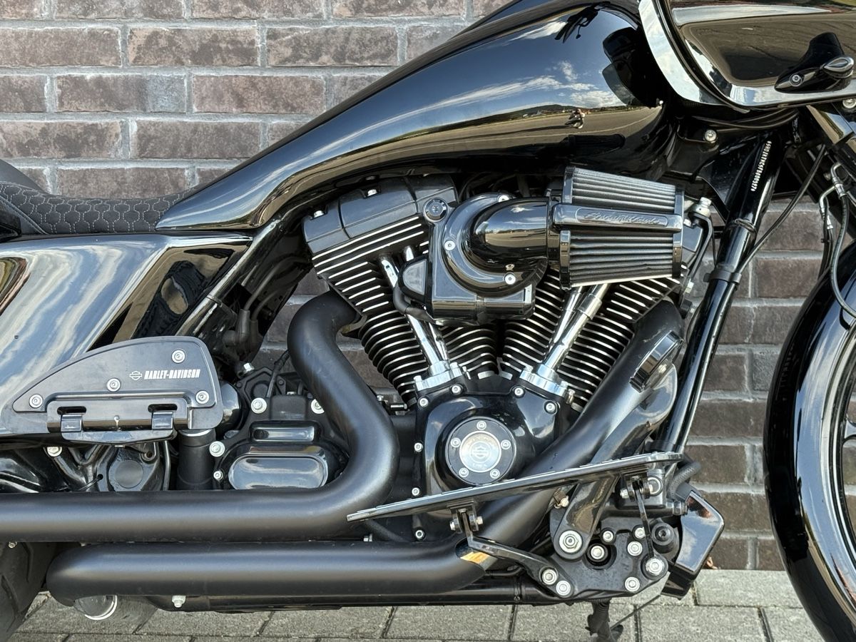Harley-Davidson Touring: Harley Davidson Road Glide Extrem Bagger – Usato da Rütihof venduto da elcheffe81 1