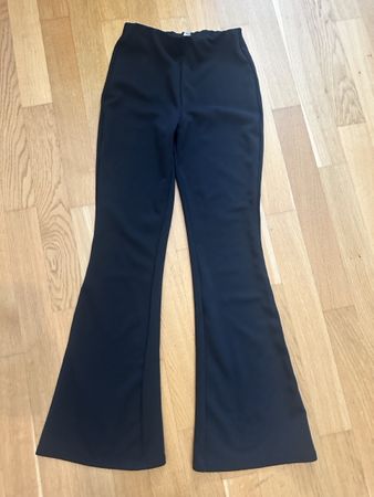 Schwarze Schlaghose Gr. XS