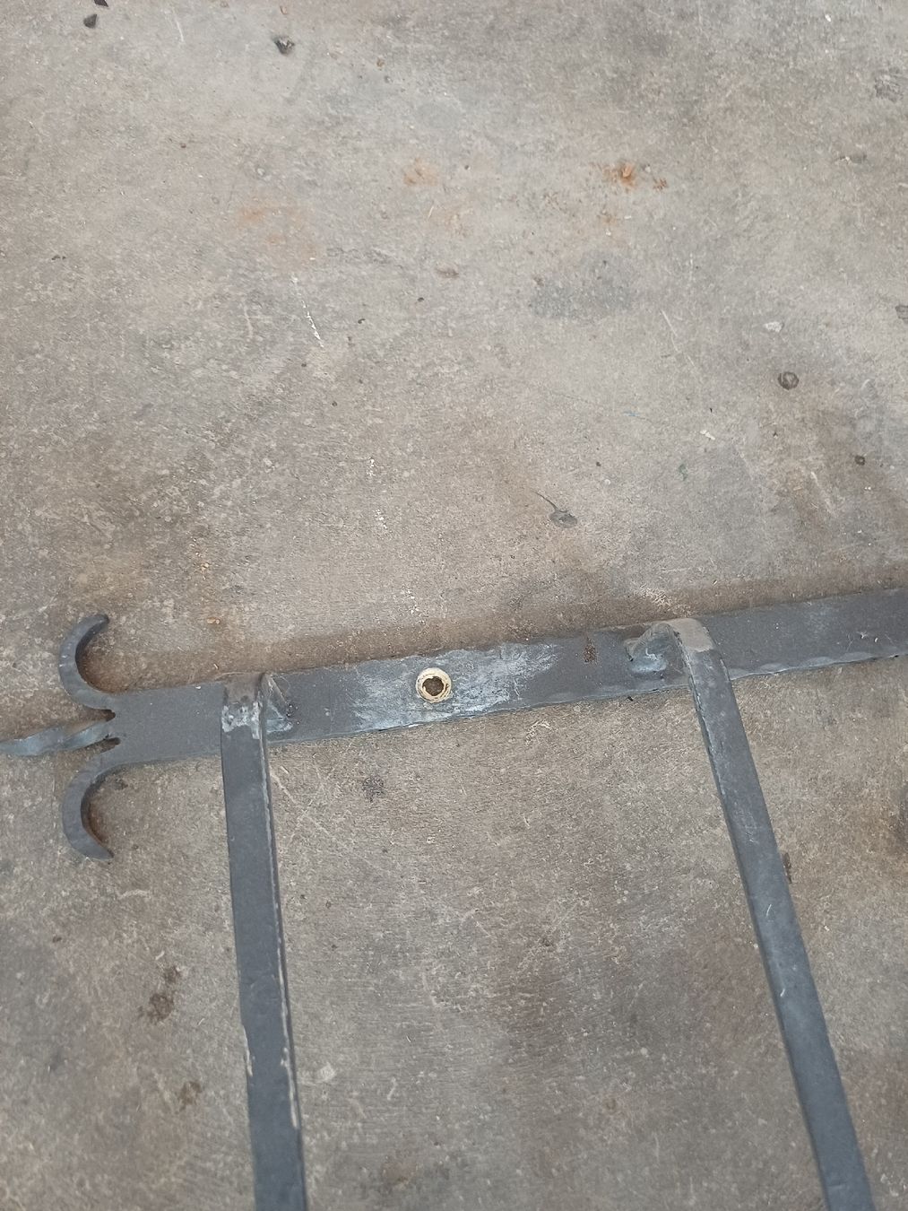 Gitter & Roste: Fenstergitter Eisen/Schmiedeisen – Defekt aus Wangenried von Recycler94 2