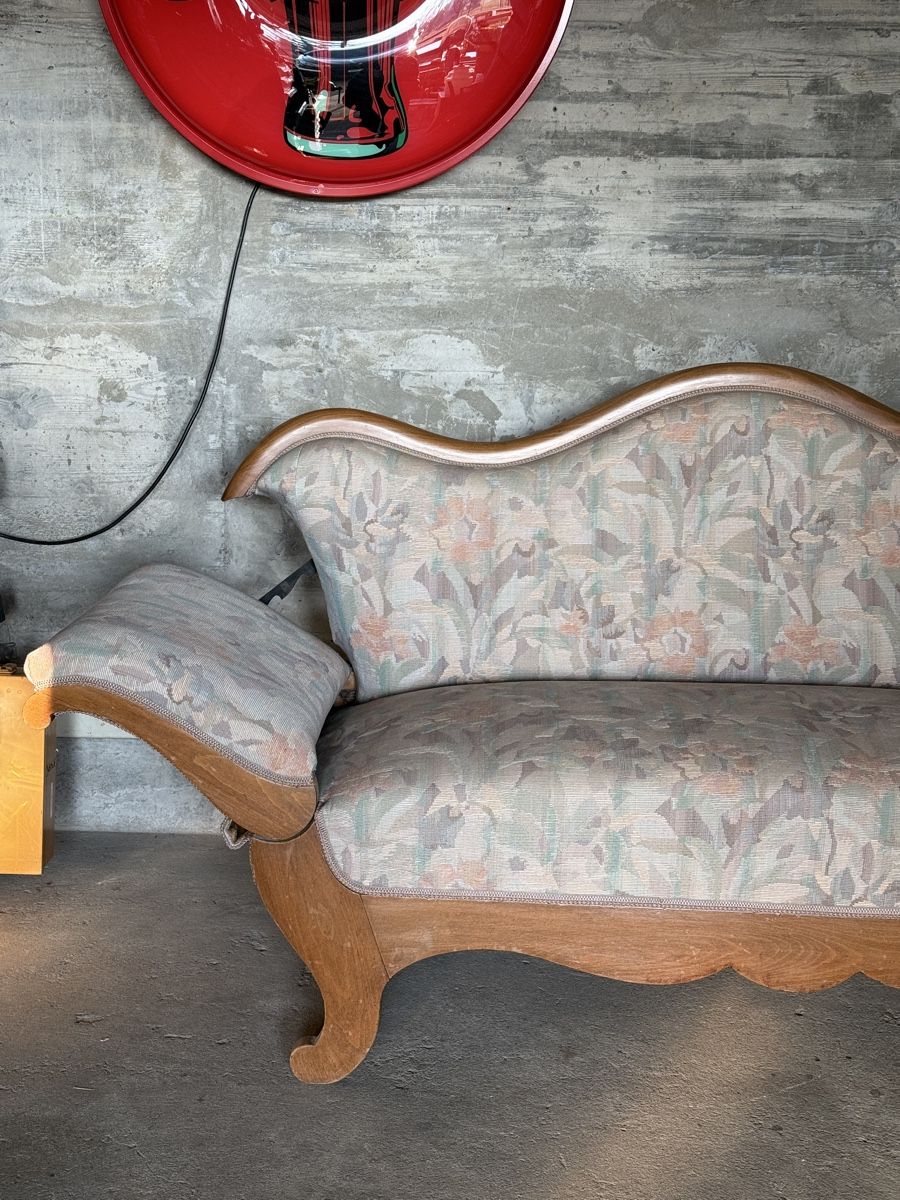 Divani: Antikes Sofa / Holzsofa / Zweiersofa – Usato da Port venduto da GaragenGold 6