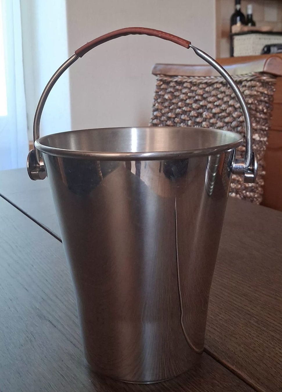 Laurent Perrier Autres: Champagne Eiskühler Laurent-Perrier Metall mit Ledergriff – D'occasion à Sonceboz-Sombeval par ant_cd5j 1