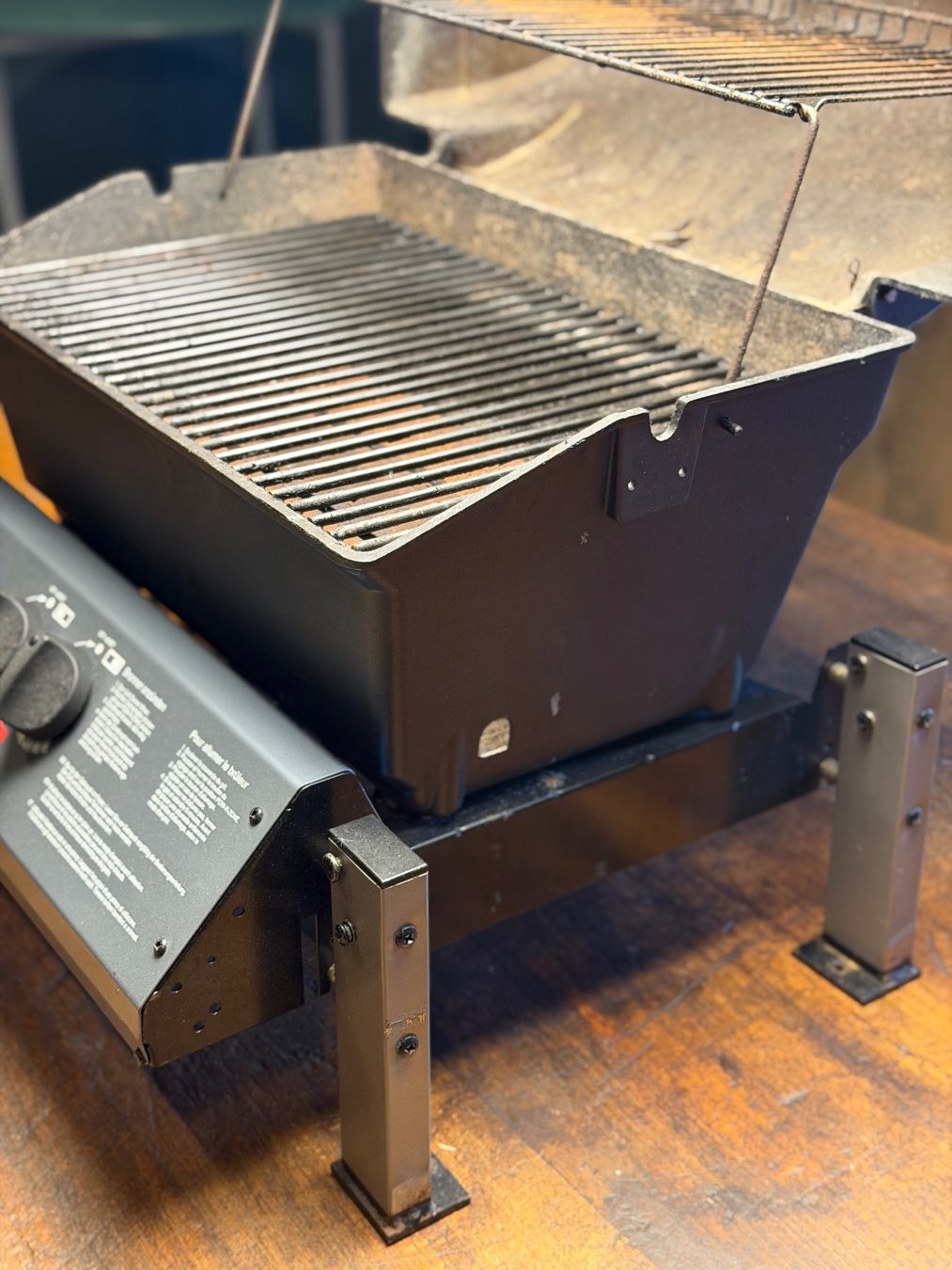 Grils: König Gas Grill, Doppelbrenner – D'occasion à Hausen AG par eri_6ndx 1