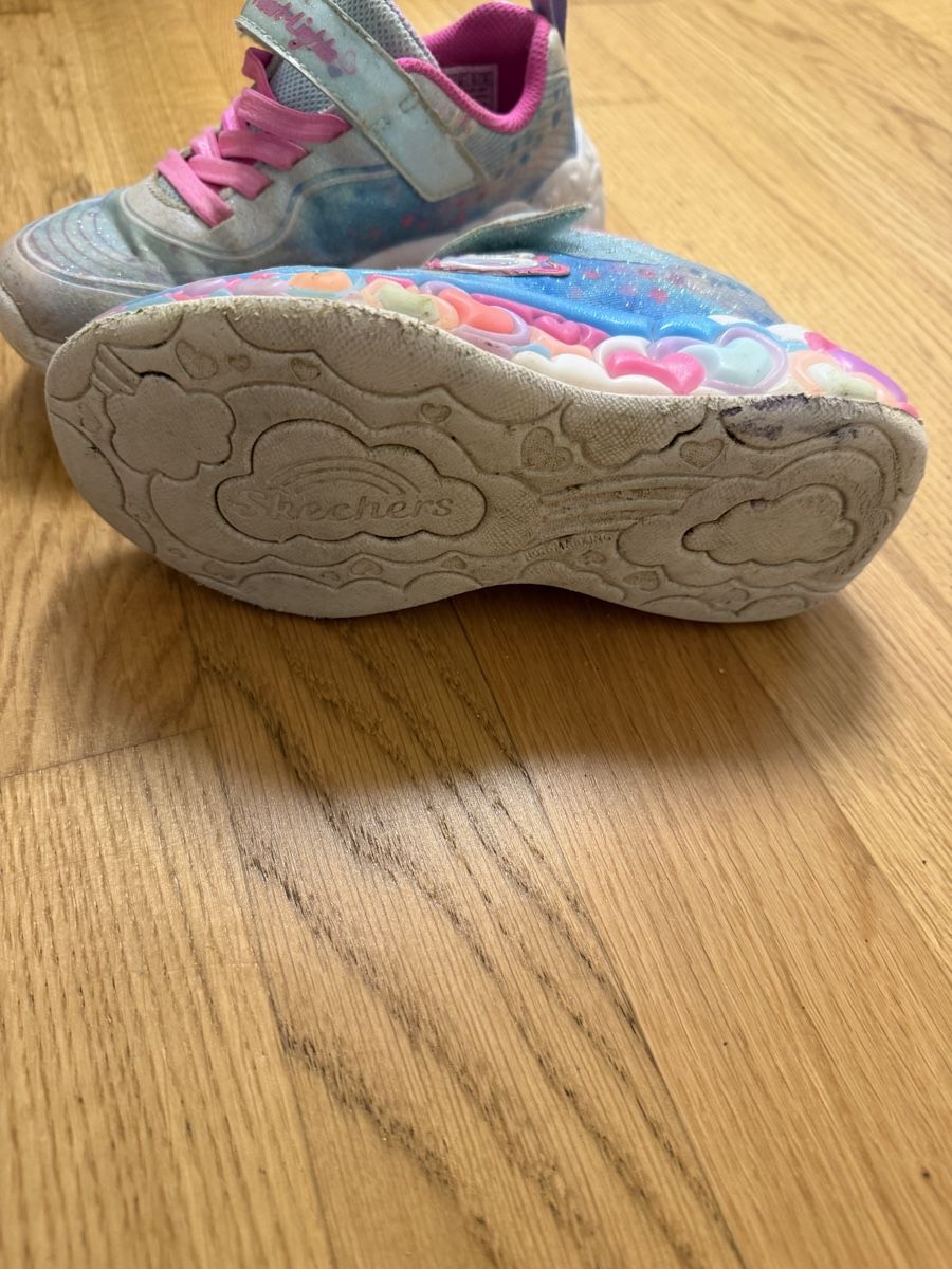 Skechers Scarpe per ragazze: Sketchers with lights size 30 – Usato da Meilen venduto da and_cg8t 1