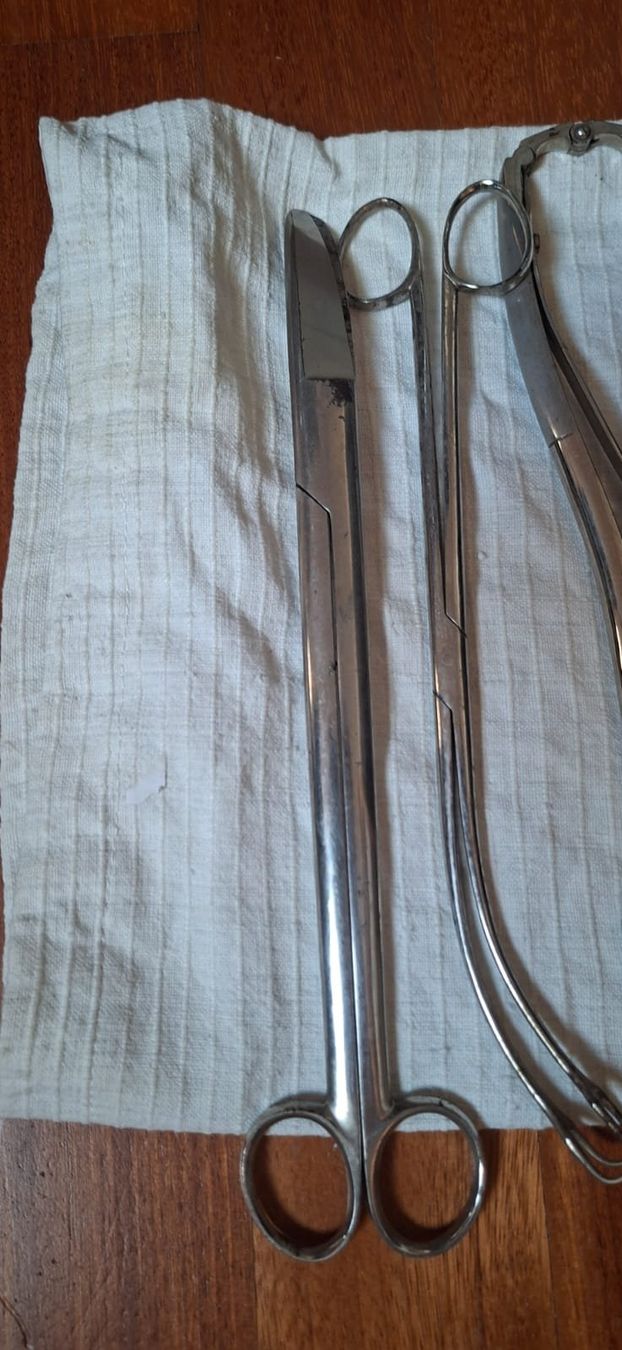 Attrezzature mediche: Lot instruments de chirurgie – Usato da Bevaix venduto da cry_hvf2 1