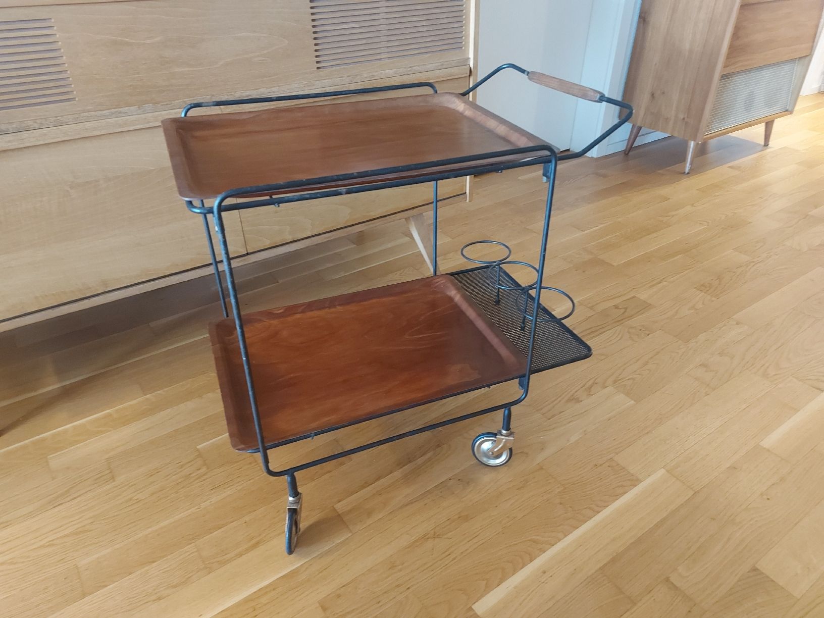 Tutte le decorazioni: Servierwagen 50iger Jahre – Nuovo (secondo la descrizione) da Ostermundigen venduto da son_vd9k