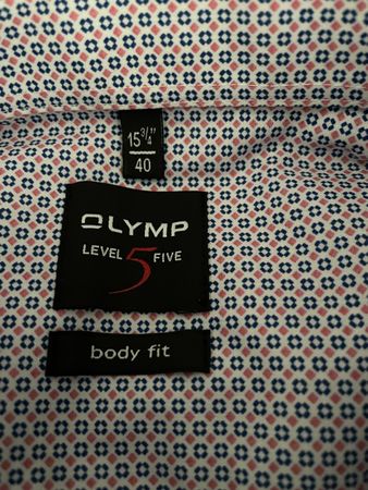 Herrenhemd „Olymp Level 5“ Grösse 40 Body fit
