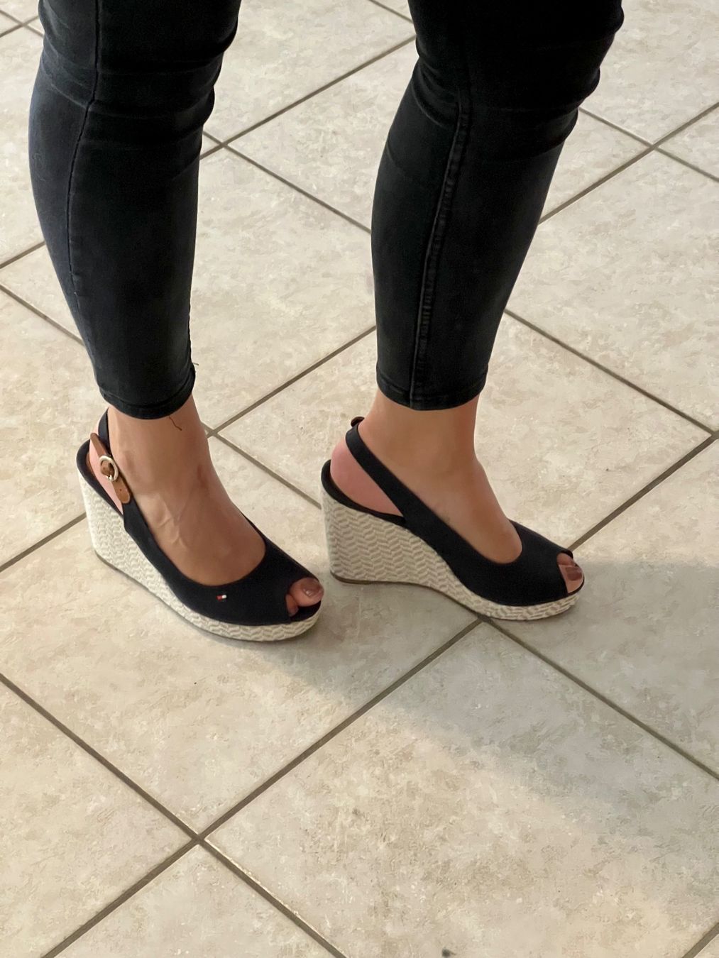 Tommy Hilfiger Damenschuhe: Sandales compensées - Tommy Hilfiger - taille 40 – Neu (gemäss Beschreibung) aus Bossonnens von noemie_01 2