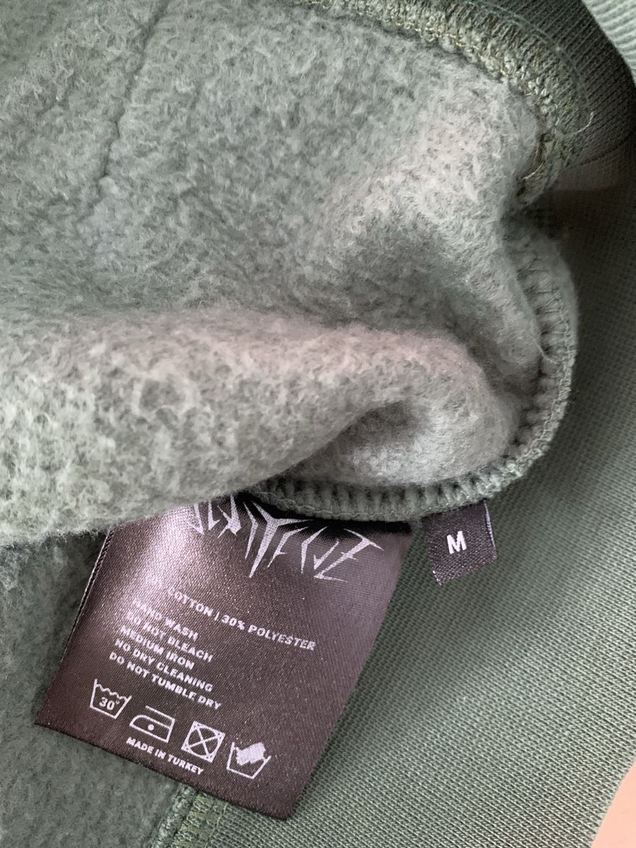 Maglioni & Felpe: Pullover  – Usato da Domat/Ems venduto da csu_5hk2 2