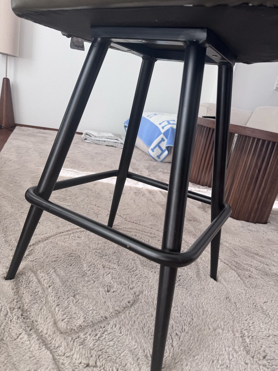 Hocker: 2 Neuwertige Barhocker olivgrün – Neu und originalverpackt aus Luzern von raquel.m 4