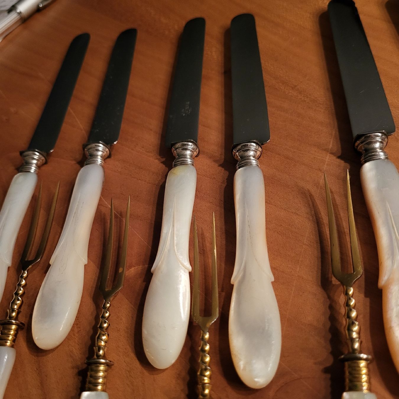 Set di posate: 11er Set Bestecke mit PerlmuttGriff...? – Usato da Kägiswil venduto da Megafi56 2