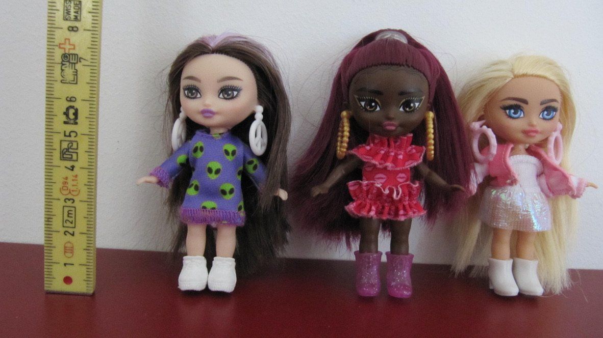 Poupées: 3 Extra Mini Barbie Puppen – D'occasion à Brunnen par Kiwiland1 5
