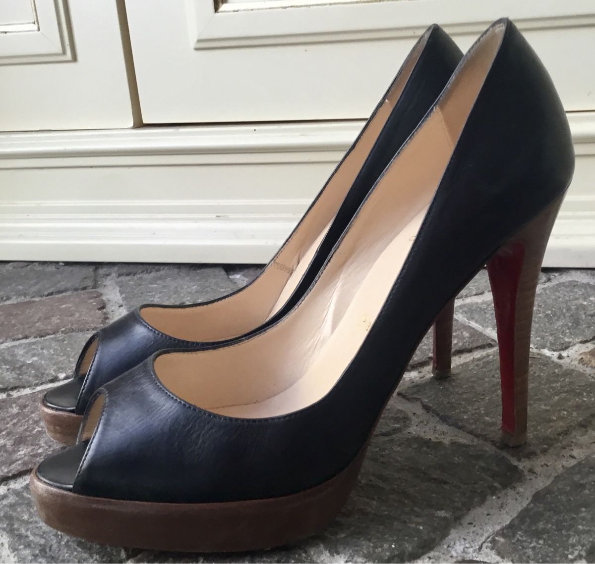 Christian Louboutin Scarpe da donna: Christian Louboutin Plateau-Pumps – Usato da Schlieren venduto da Jeajet