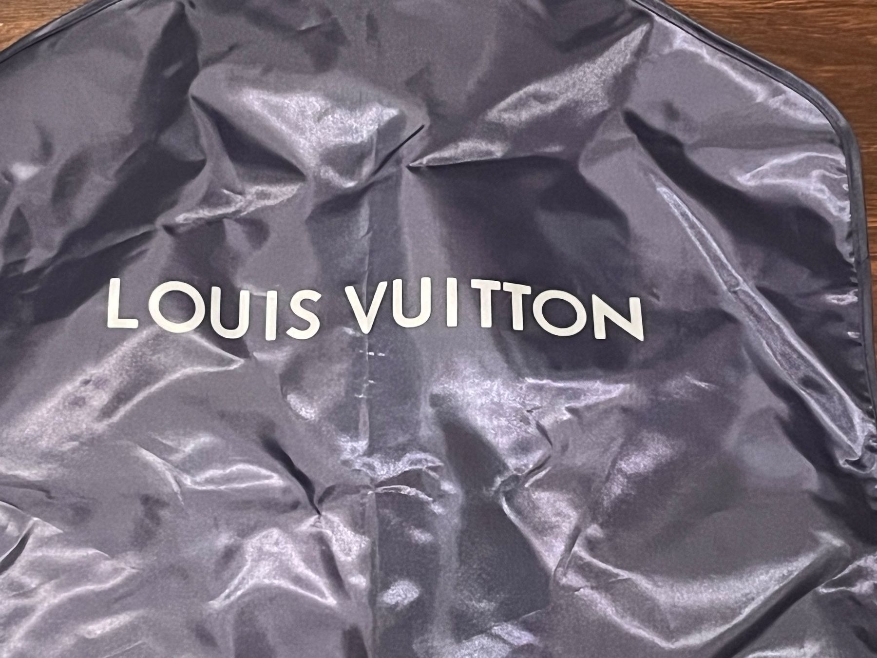 Louis Vuitton Borse: Louis Vuitton Kleidersack 120 x 60 cm – Usato da Meilen venduto da Mneumann 1