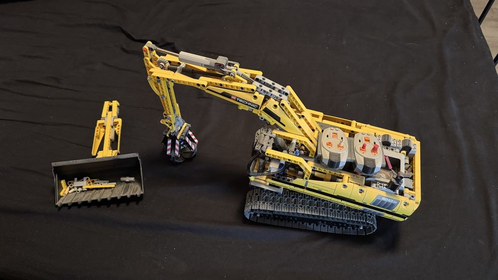 Lego Technic Bagger 8043 (Gebraucht) in Steffisburg für CHF 95 – nur ...
