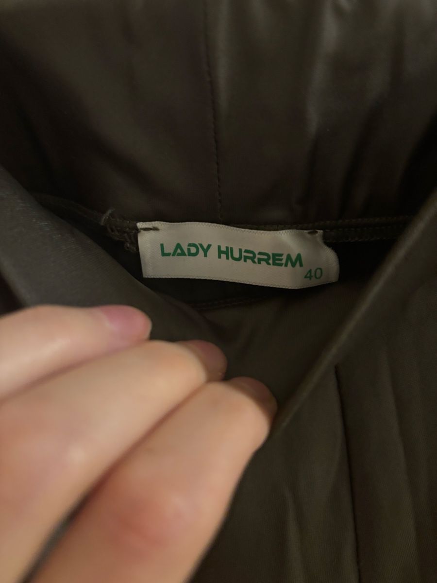 Leggings: Lady Hurrem Kunstleder-Leggings – Usato da Luzern venduto da aloevira 1