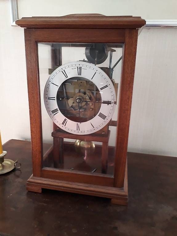 Orologi da terra & Orologi da parete: Antike Tischuhr mit Glockenspiel  – Usato da Cazis venduto da Morrisb