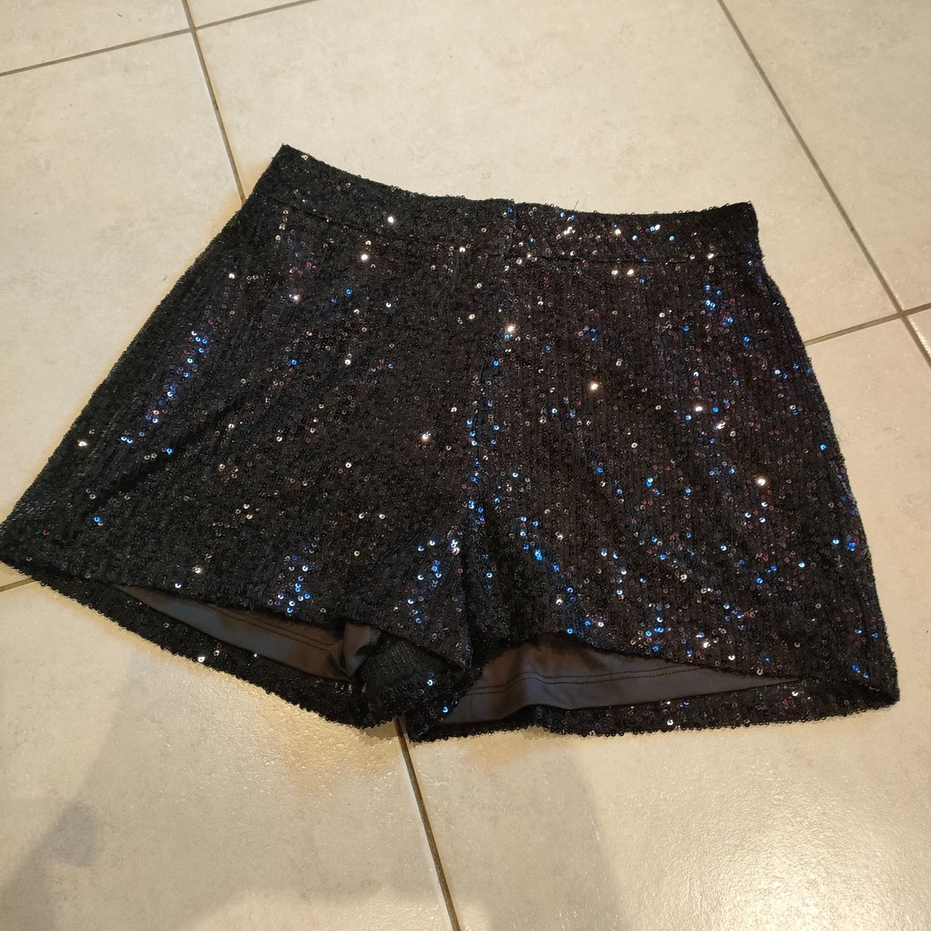 Tally Weijl Lotti di vestiti: Kurzhosen mit Oberteil NEU!!! – Nuovo e nell'imballaggio originale da Adelboden venduto da Lammhult 1
