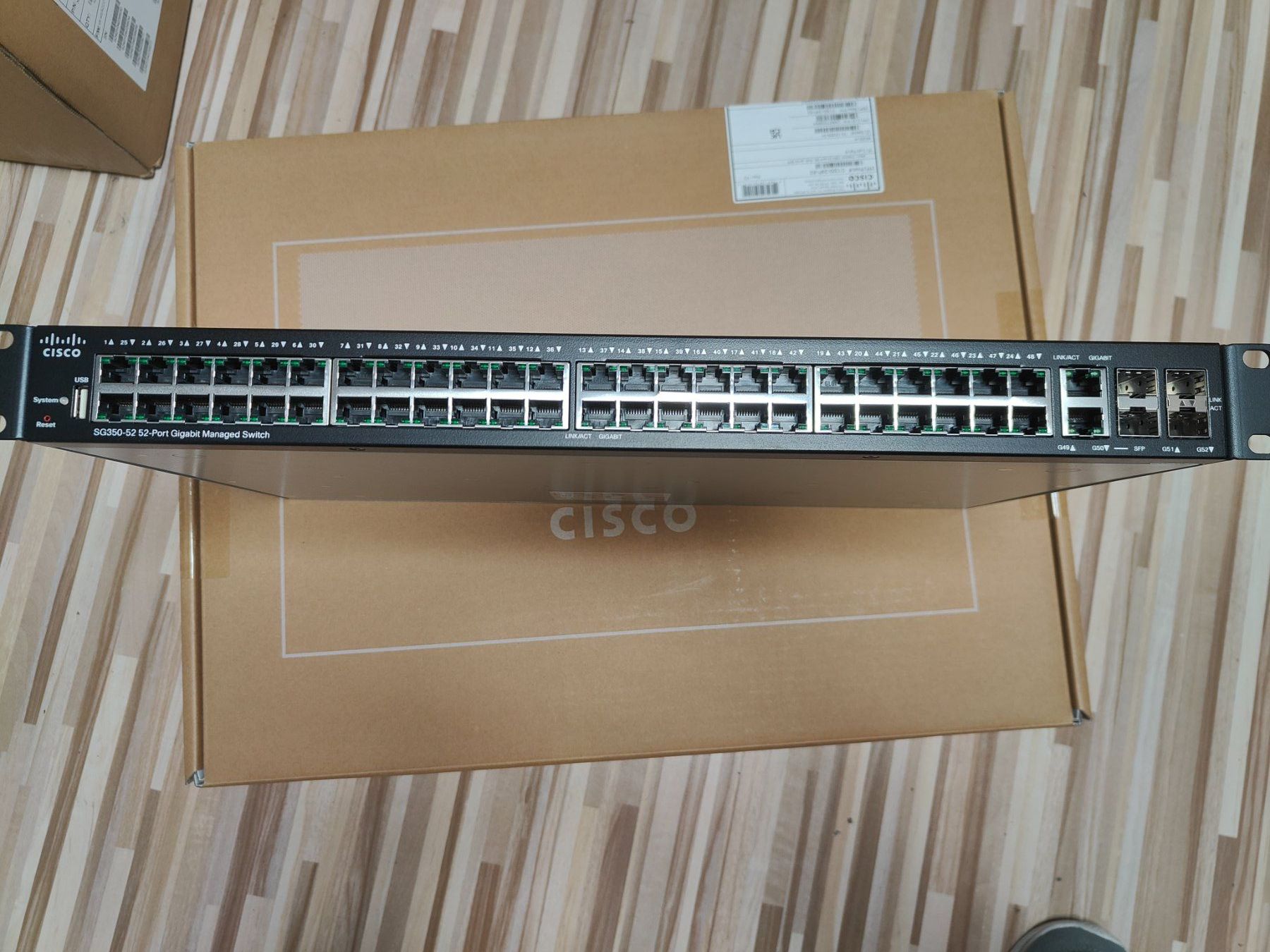 Cisco Hub & Switch: cisco Switch SG350-52   52-Port Gigabit Managed Switch – Usato da Uster venduto da Ct2914 2