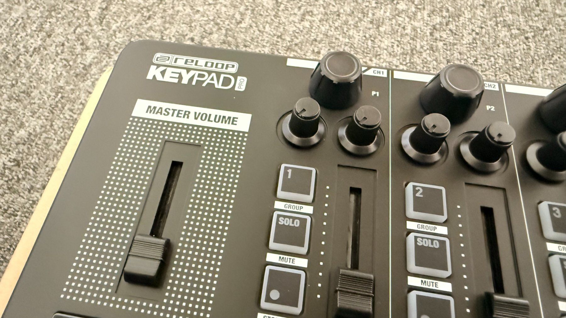 Instruments de musique: Reloop Keypad Pro MIDI Controller - Absolut Neuwertig! – Neuf (Voir description) à Wernetshausen par Jetson05 2