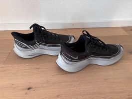 Wie neu - Nike Zoom Sneaker Gr. 38.5