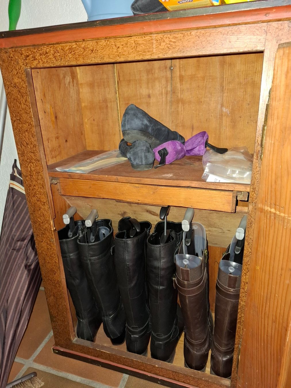 Armoires: Holzschrank – D'occasion à Ottikon b.Kemptth. par sar_x5mr 1