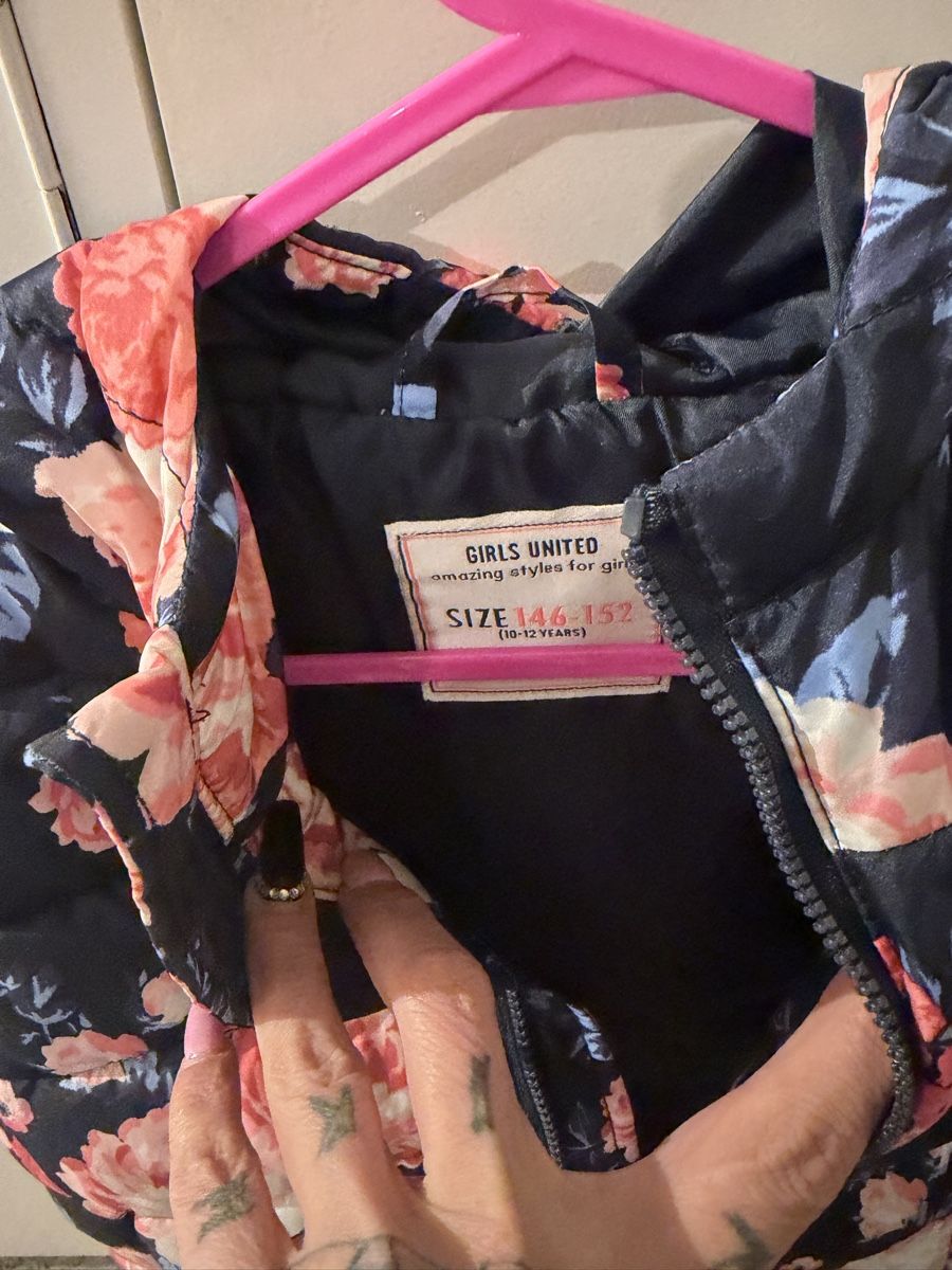 Altro abbigliamento per bambina: Kindergilett 146/152 – Usato da Witterswil venduto da gsc_z6ts 2