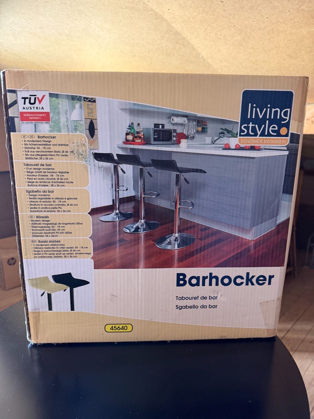 Set di tavolo e panche: Bartisch rund mit Barhocker Farbe schwarz – Usato da Sennhof venduto da Flatron4 2