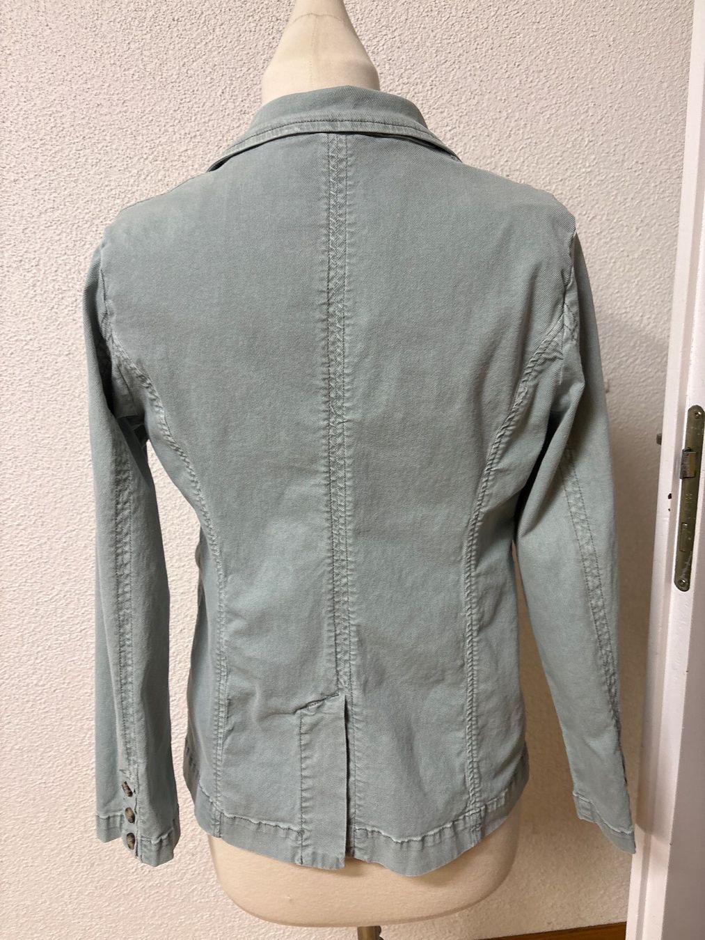 Nile Giacche: Toller Denim Blazer Nile M – Nuovo (secondo la descrizione) da Maienfeld venduto da 8796 3