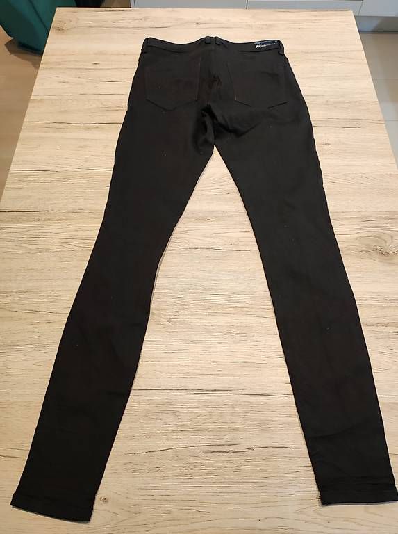 Pantaloni: Pantalon noir taille S – Usato da Bellevue venduto da xuxana 1