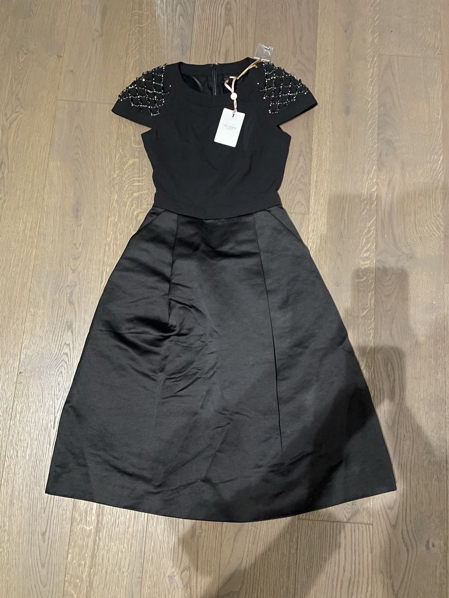 Ted Baker Vestiti: Ted baker black midi dress – Nuovo e nell'imballaggio originale da Melide venduto da Nikola-123