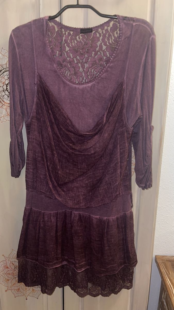 Vestiti: Dunkelviolettes Kleid mit Spitze, – Usato da Bützberg venduto da dan_jhn9
