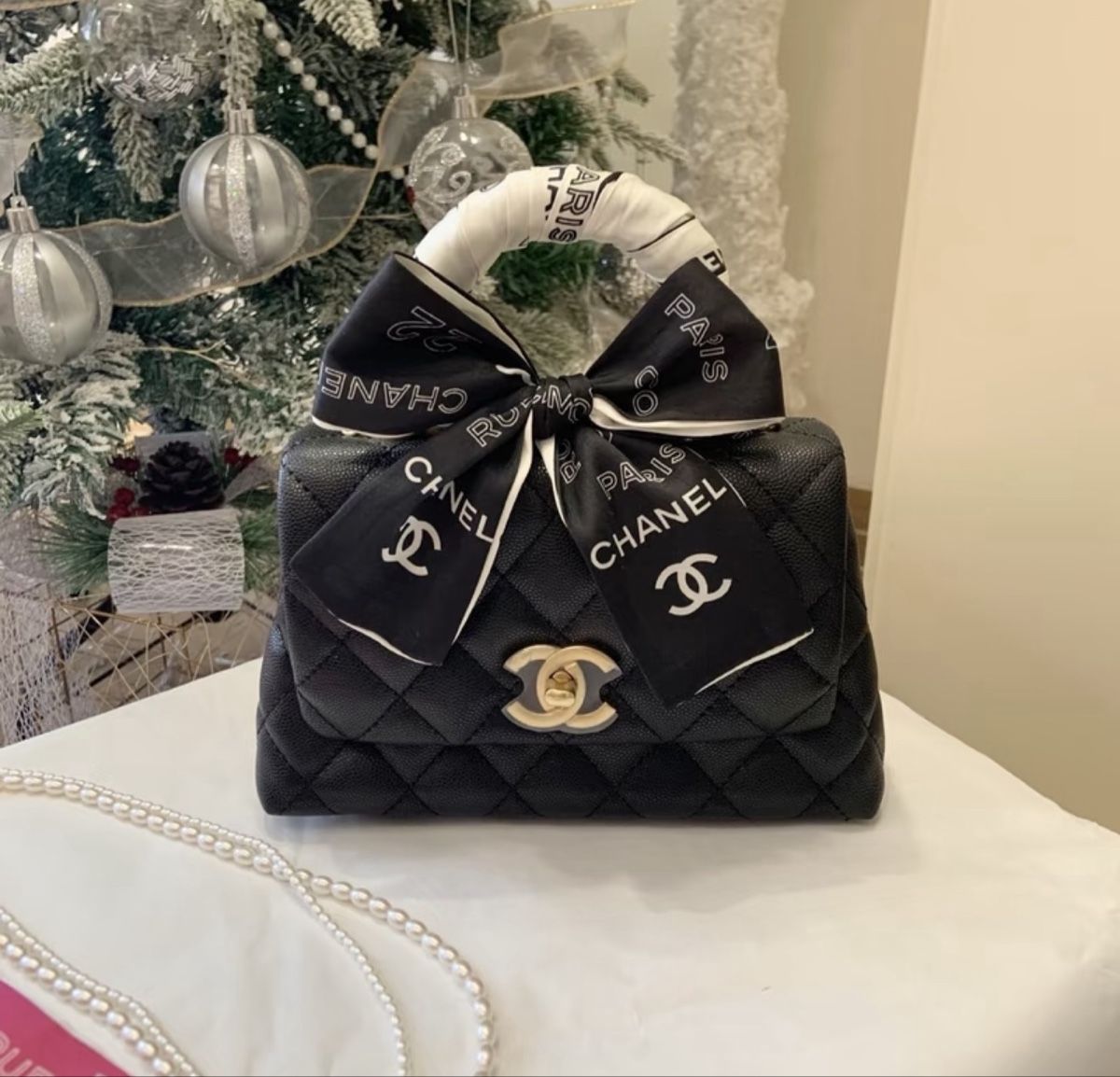 Foulard & Sciarpe: Schal schwarz und weiss neu mit Karton – Nuovo e nell'imballaggio originale da Chur venduto da Madeys 3