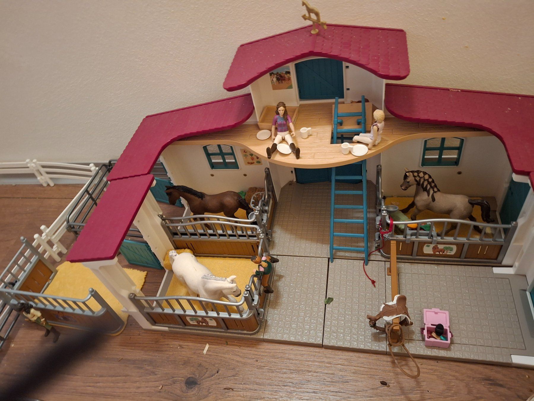 Schleich Spielzeuge: Verkaufe reiterhof von schleich – Gebraucht aus Oberburg von Yaelita