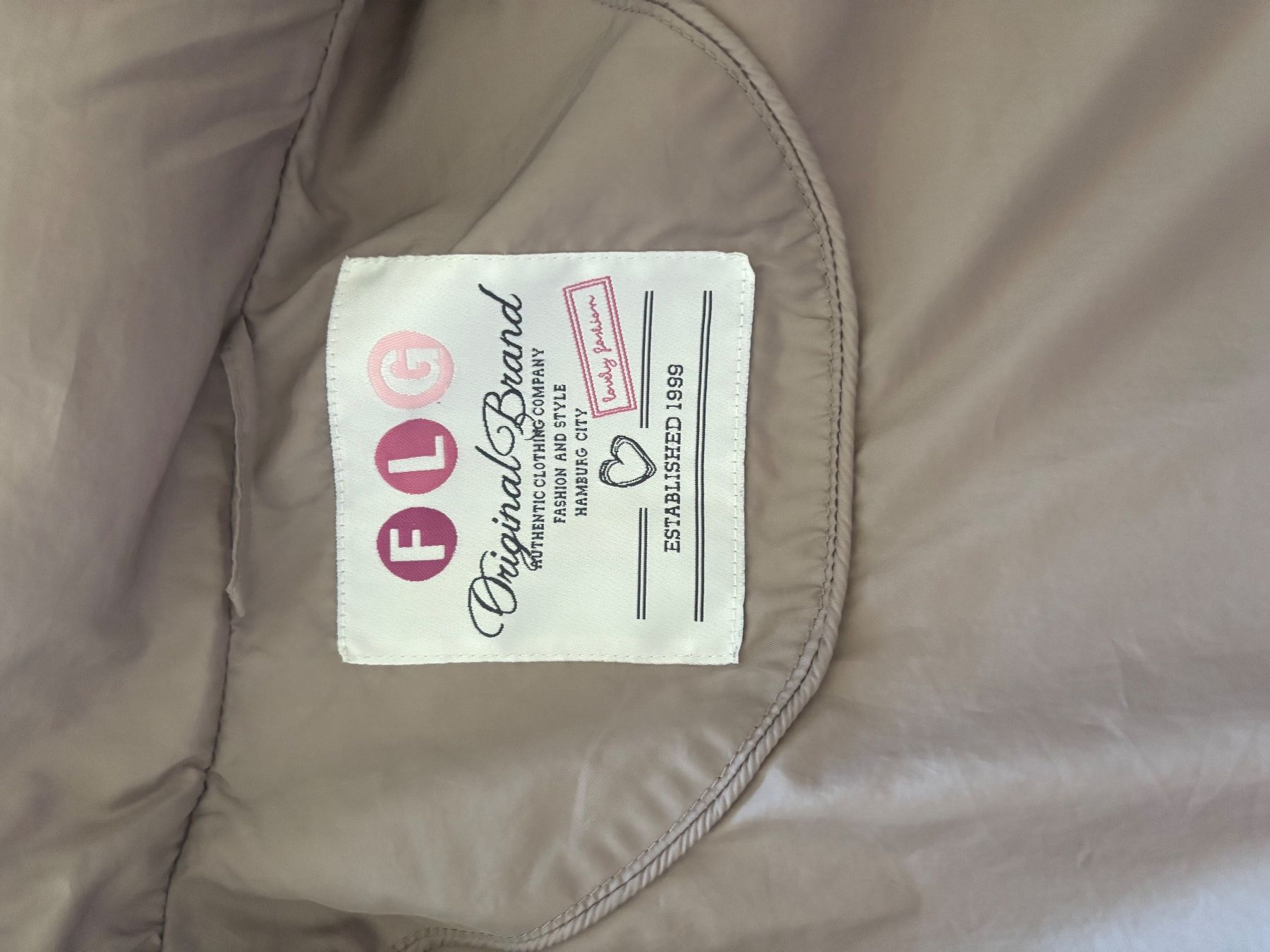 Giacche: Winterjacke in Beige, Grösse M – Usato da Rümlang venduto da Jenni.21 4