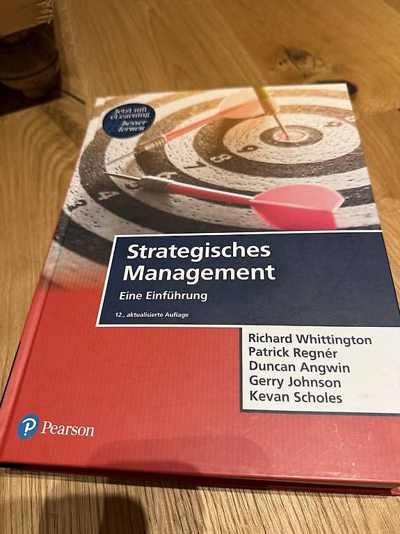 Bücher: Strategisches Management – Gebraucht aus Davos Platz von sina_a