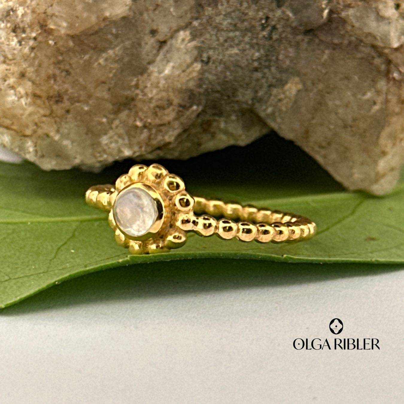 Olga Ribler Anelli: Silberring vergoldet mit Mondstein, Gr.56 – Nuovo (secondo la descrizione) da Luzern venduto da MonikaS03 4