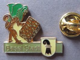 PIN, BASEL STADT WAPPEN, VOGEL GRYF LÄCKERLI