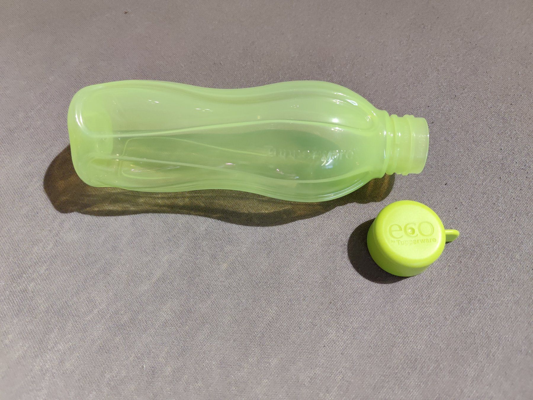 Tupperware Trinkflaschen & Thermosflaschen: Tupperware - Eco Trinkflasche (500ml) – Neu und originalverpackt aus Langnau am Albis von rdenzel