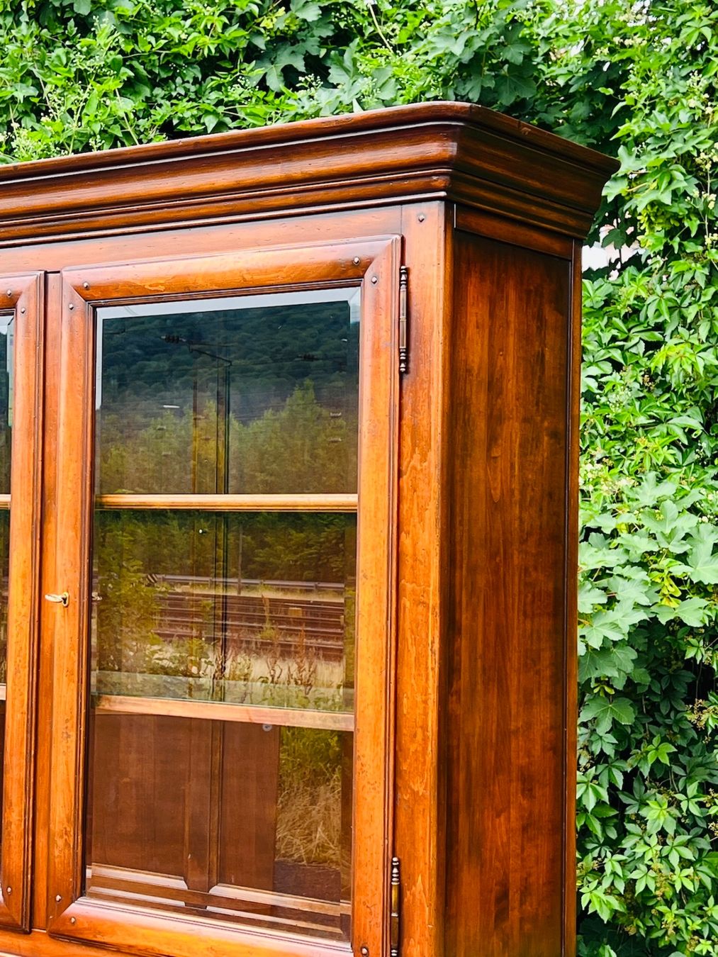 Vetrine: Biedermeier Vitrine Stilmöbel Schrank SELVA Nussbaum – Usato da Gemünden venduto da GEUENWALD 4