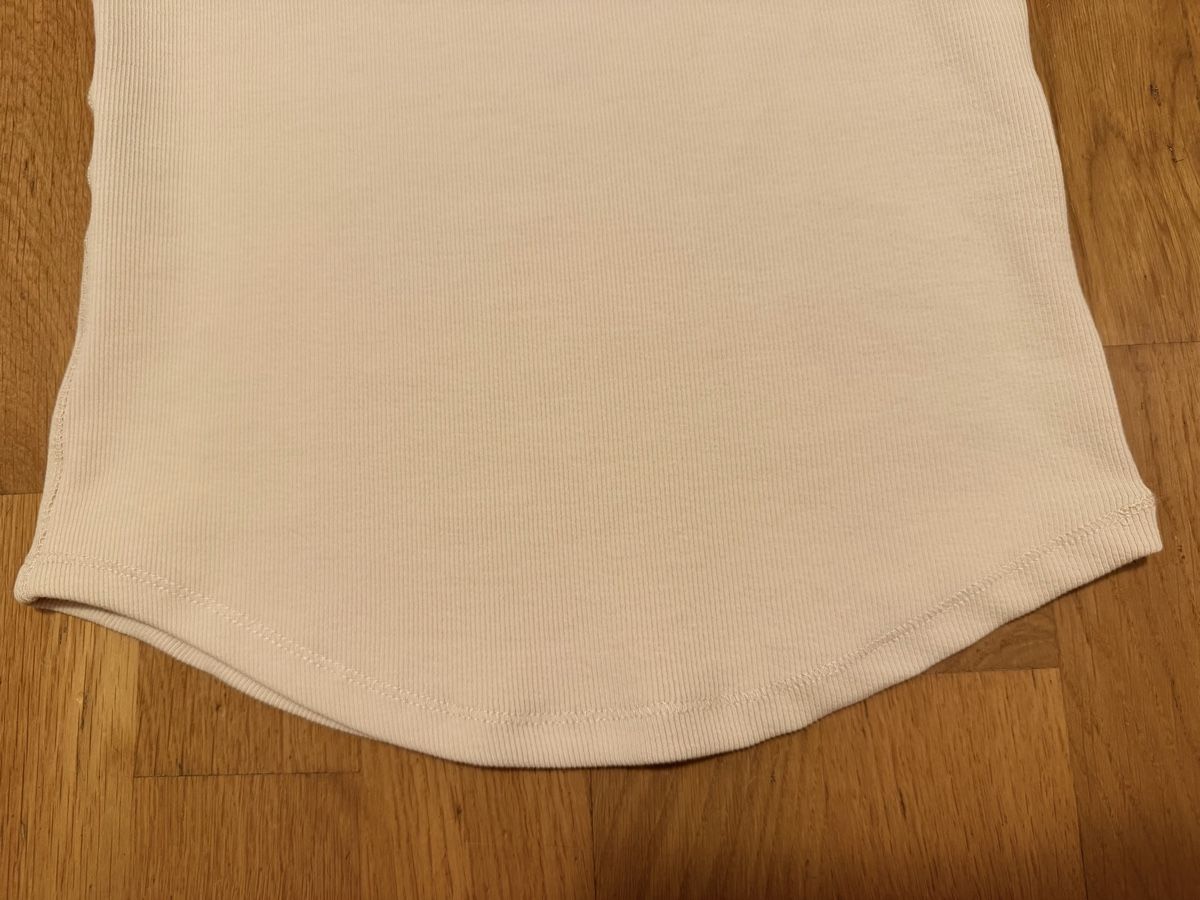 Zara Tops: Basic Top von Zara. Grösse S. Neu. Nie getragen.  – Neuf (Voir description) à Adliswil par StephanieAnnina 3