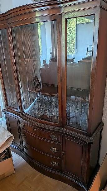 Vitrines: Vitrine à façade bombée – D'occasion à Cologny par lob_q9zw 1