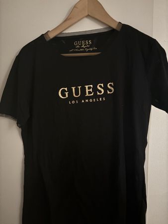 GUESS Damen T-Shirt, Grösse M