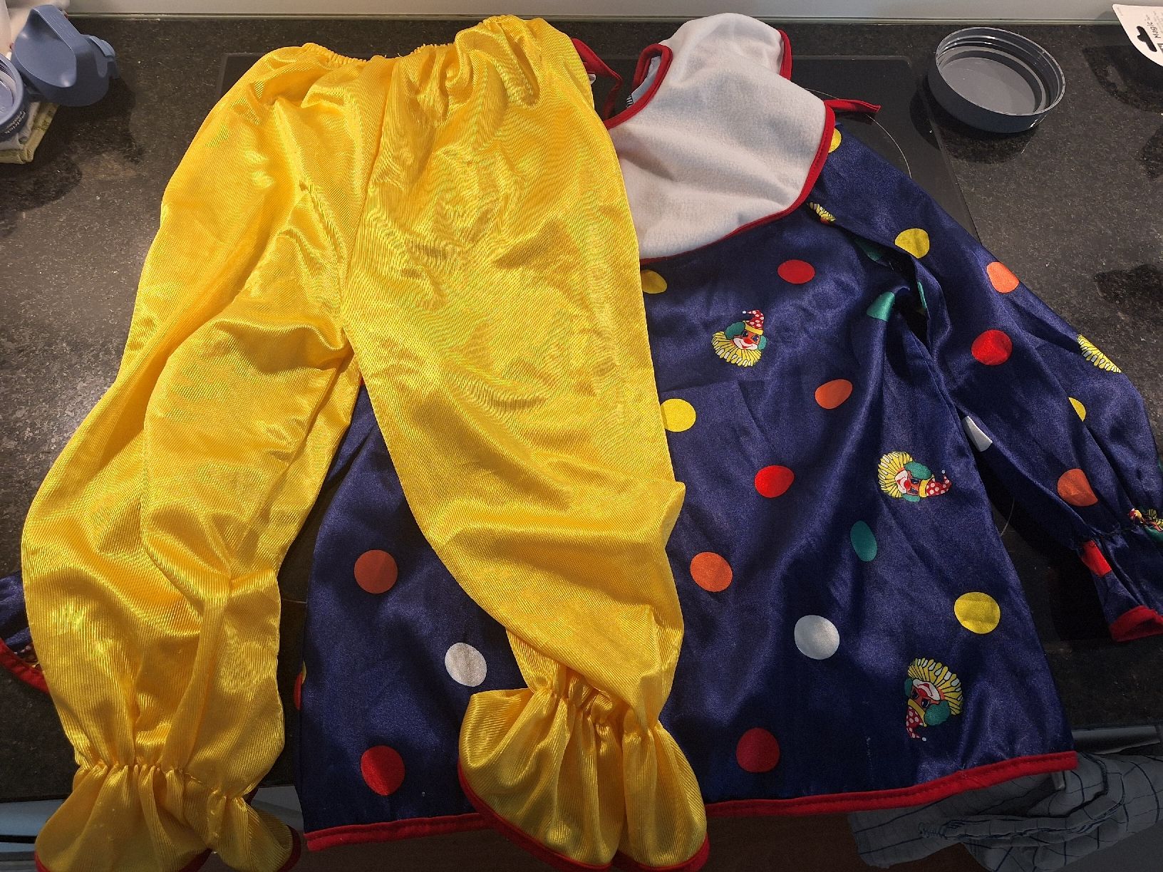 Costumi: Fasnachtskleid Clown 110/116 – Usato da obfelden venduto da claudia.horni 3