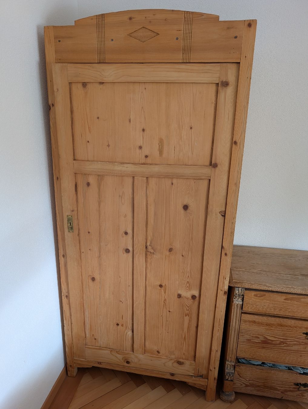 Armadi: Antiker Kleiderschrank  – Usato da Rüschlikon venduto da jjj_622v