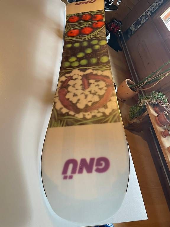 Boards: Snowboard Gnu Müllair 161 & Bataleon Astro Fullwrap Bindung – Gebraucht aus Saas im Prättigau von Rleuthold 3